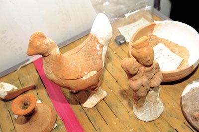 涪陵发现国内最大陶棺(组图)